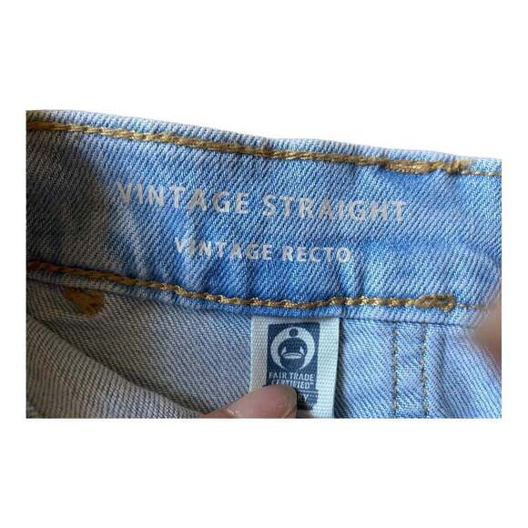 NWT Universal Thread Light Wash Blue Denim Vintage Jeans Women's Size 8 - Picture 9 of 12